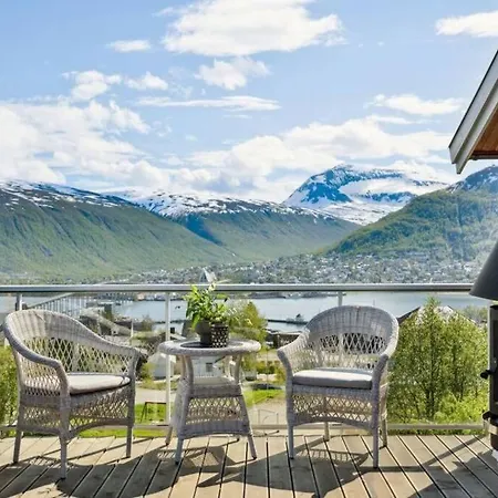 Sea & Mountain View Apartment Tromsø Exteriör bild