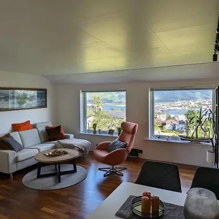 Sea & Mountain View Apartment Tromsø Exteriör bild