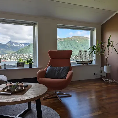 Sea & Mountain View Apartment Tromsø Exteriör bild