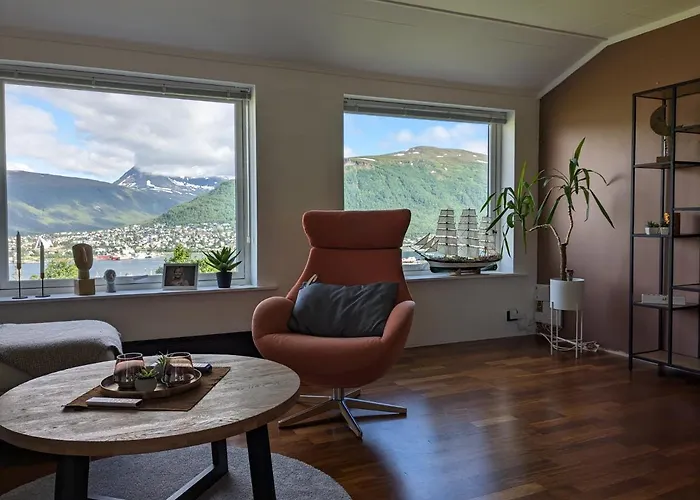 Sea & Mountain View Apartment Tromso