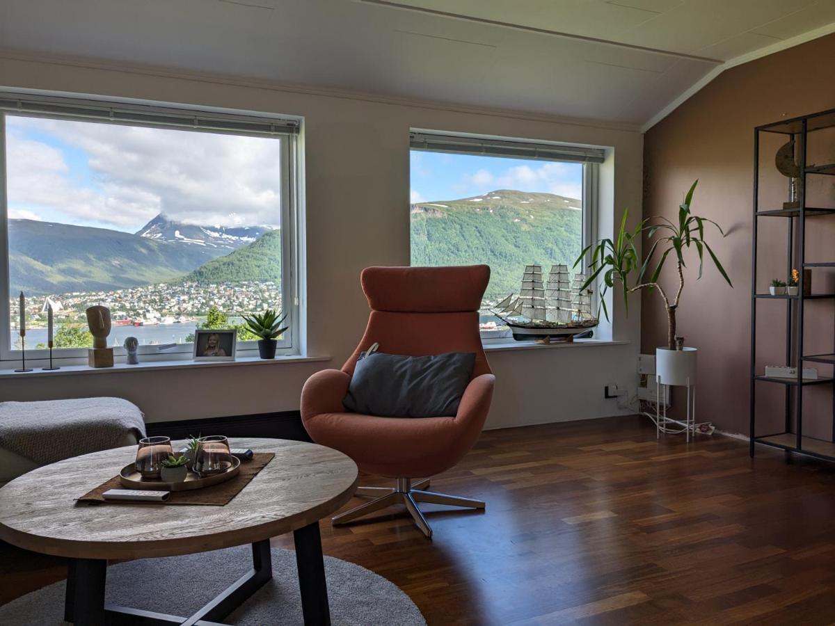Sea & Mountain View Apartment *